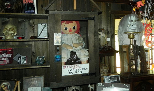 Paranormal Investigator Dies on US Tour with 'Haunted' Doll