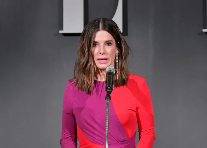 Sandra Bullock Reveals Her Own UFO Sighting on Podcast