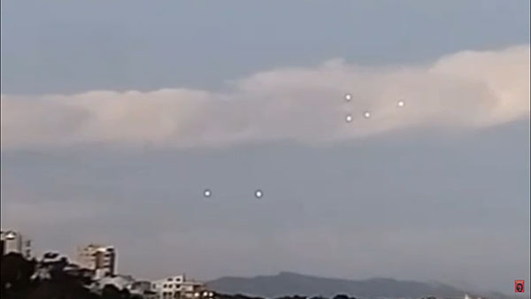 Curious Cluster of UFOs Filmed in Spain