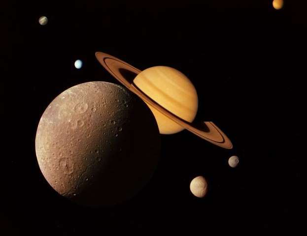 'Petrol-drinking' Aliens Could Be Living on Moons of Saturn