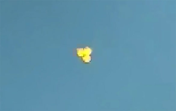 Witness Videotapes Three Sphere UFOs Forming Triangle