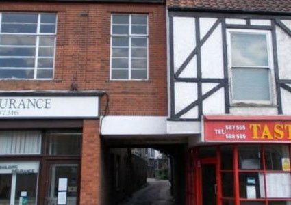 Weird House with No Entrance to Sell at Auction