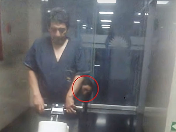 Ghost Girl Photographed in Ecuador's Capitol Building?