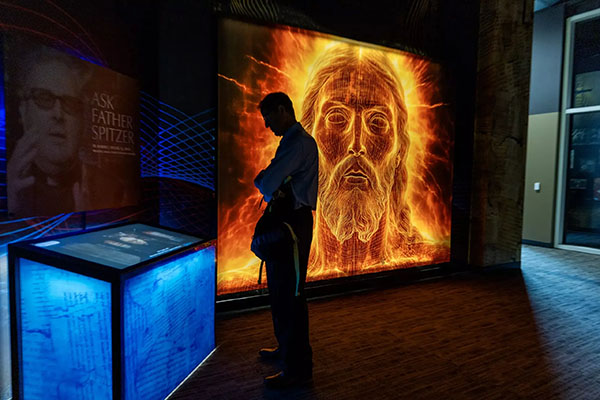 'The Shroud of Turin Experience' Wows Visitors in Orange County